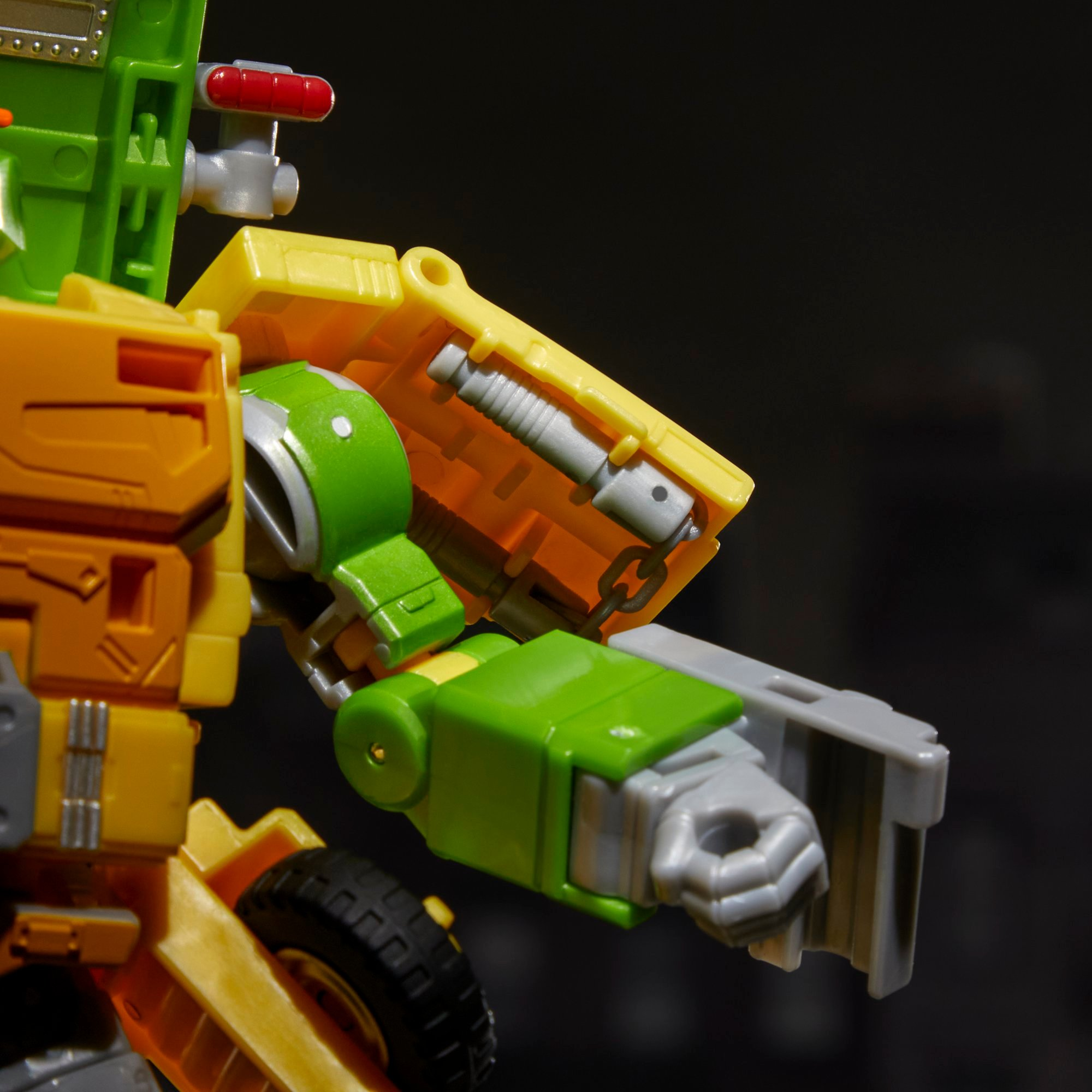 Transformers Collaborative Teenage Mutant Ninja Turtles x Transformers Party Wallop Figure