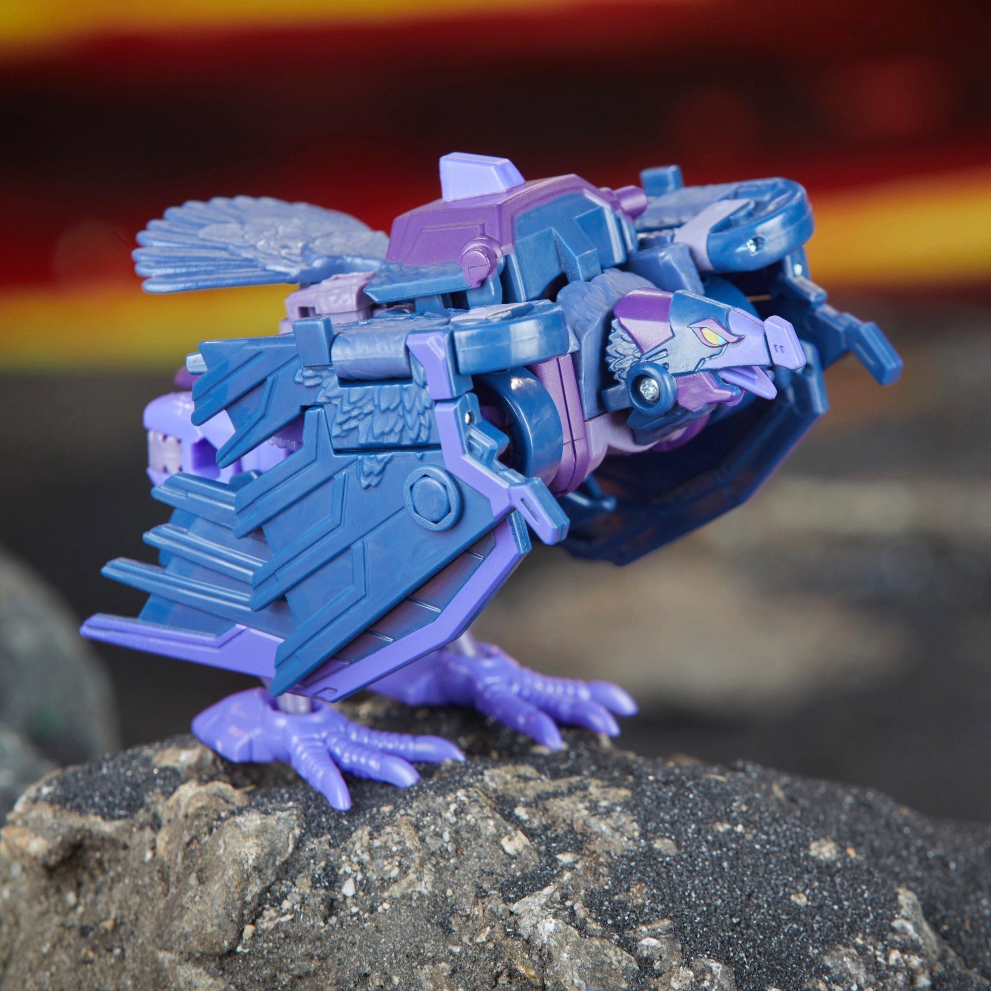Transformers Legacy United Deluxe Class Star Raider Filch