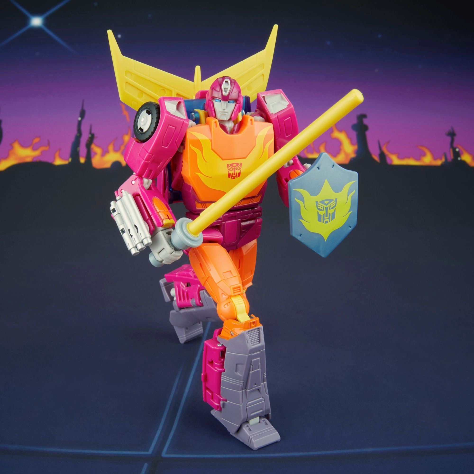 Transformers Studio Series MTMTE Collection The Transformers: The Movie Voyager Class Autobot Hot Rod