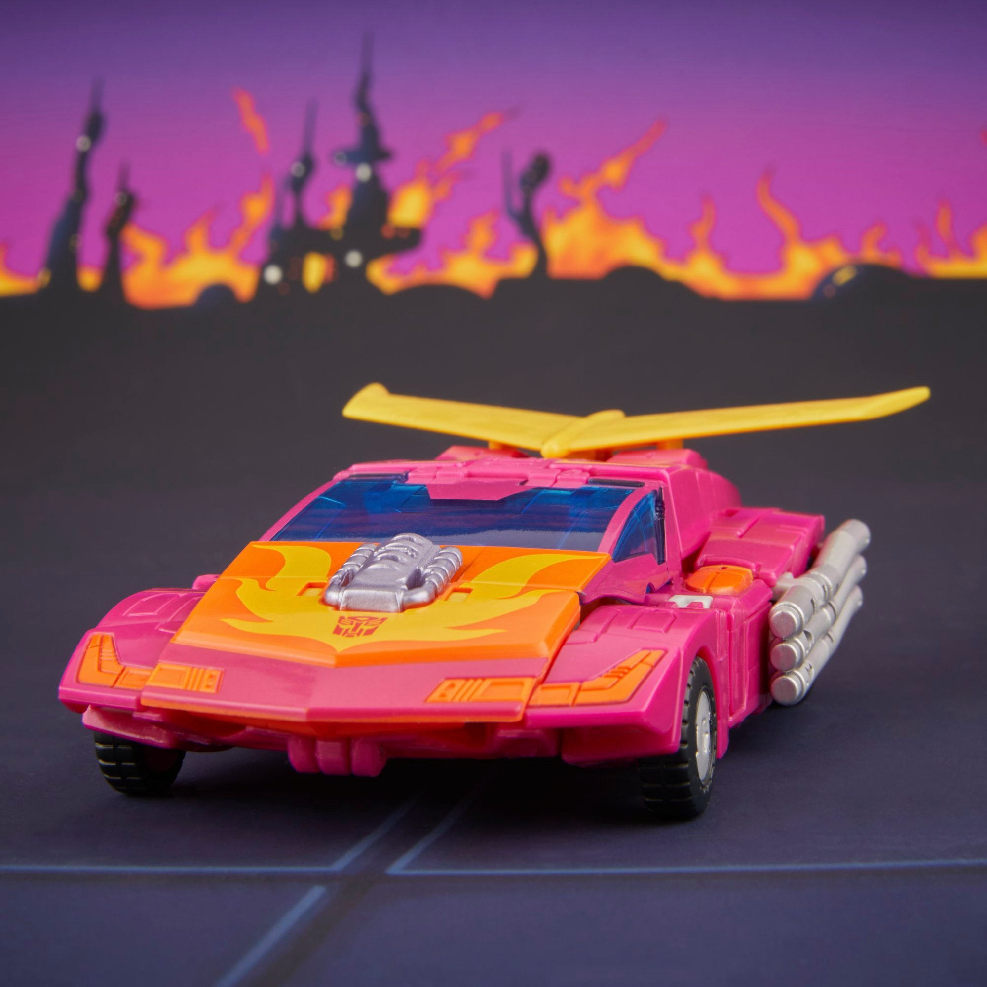Transformers Studio Series MTMTE Collection The Transformers: The Movie Voyager Class Autobot Hot Rod